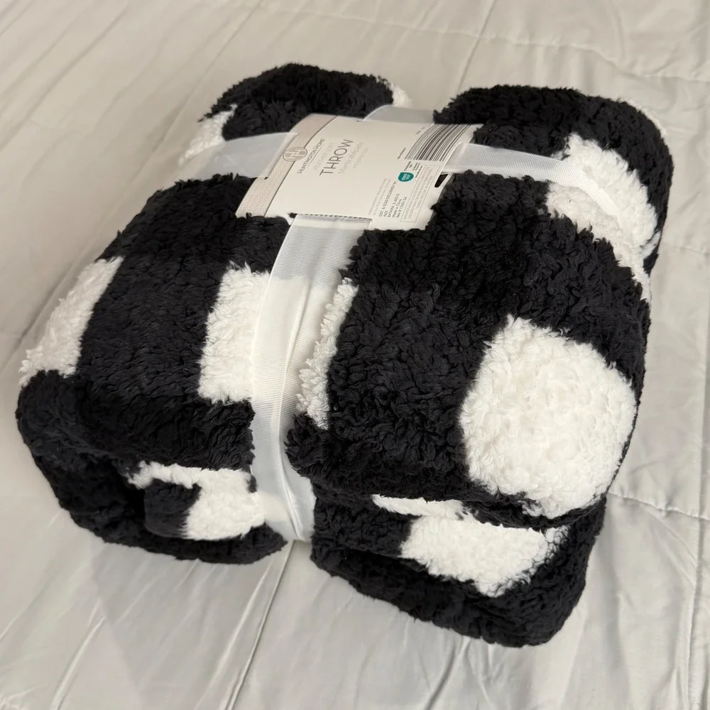 Huntington Home Throw 60x70 Black White‎ Checkered Plush Cozy NEW